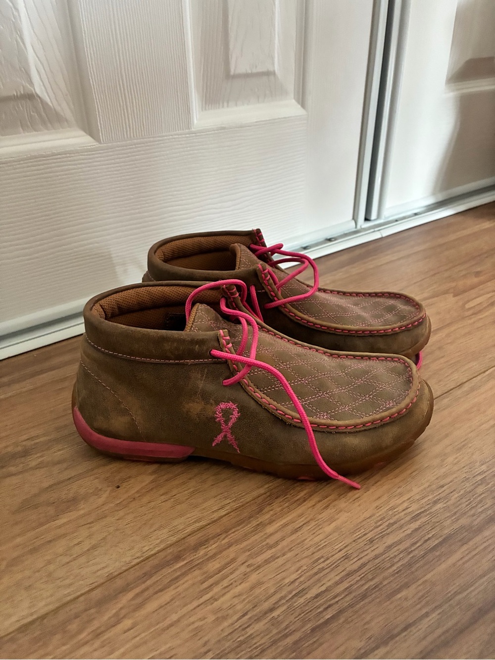 Twisted X Brown Ankle Driving Moc with Pink Accents